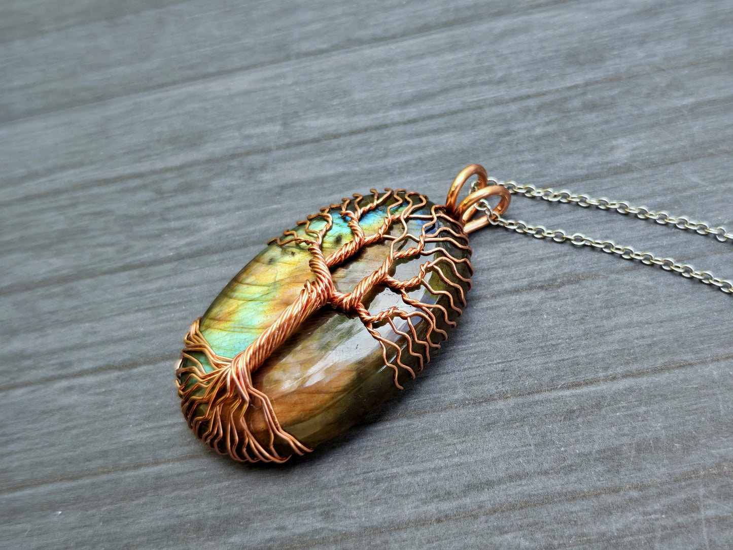 Tree pendant with a labradorite gemstone
