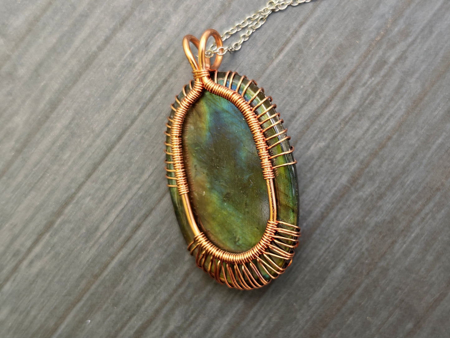 Tree pendant with a labradorite gemstone