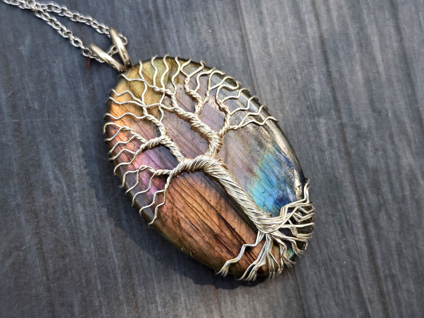 Tree pendant with a labradorite gemstone