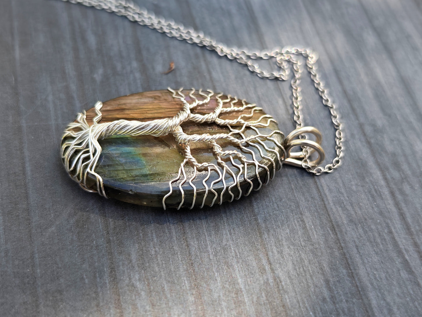 Tree pendant with a labradorite gemstone