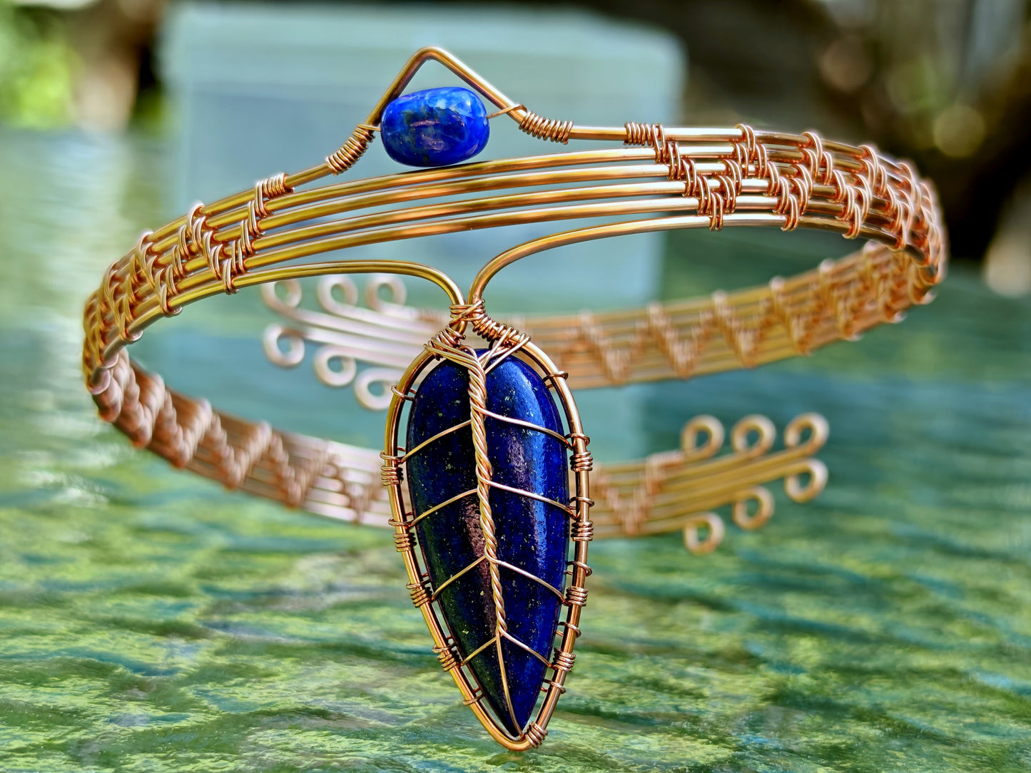 Leaf armband with lapis lazuli gemstones