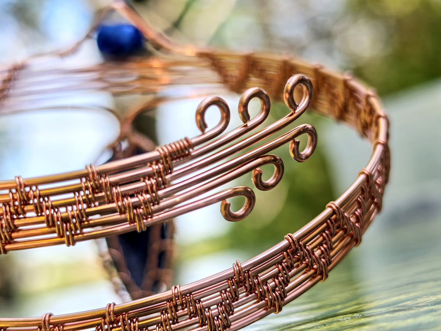 Leaf armband with lapis lazuli gemstones
