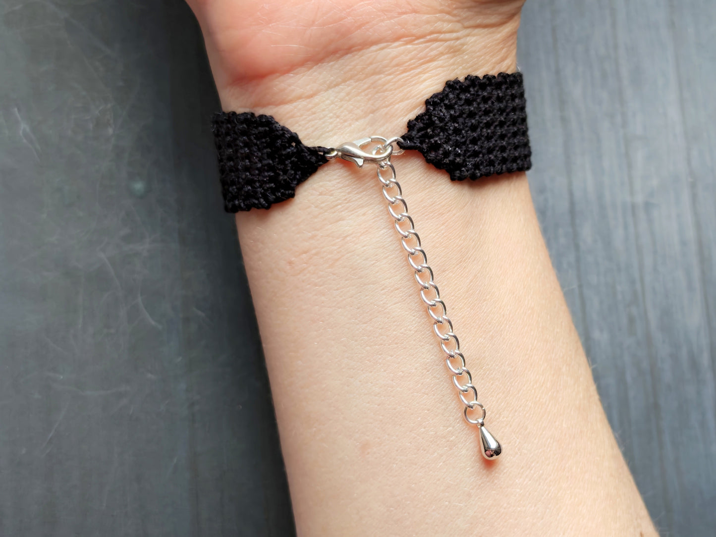 Crochet tree bracelet with a black onyx gemstone