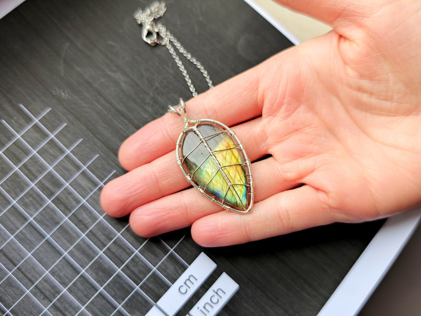 Leaf pendant with a labradorite gemstone