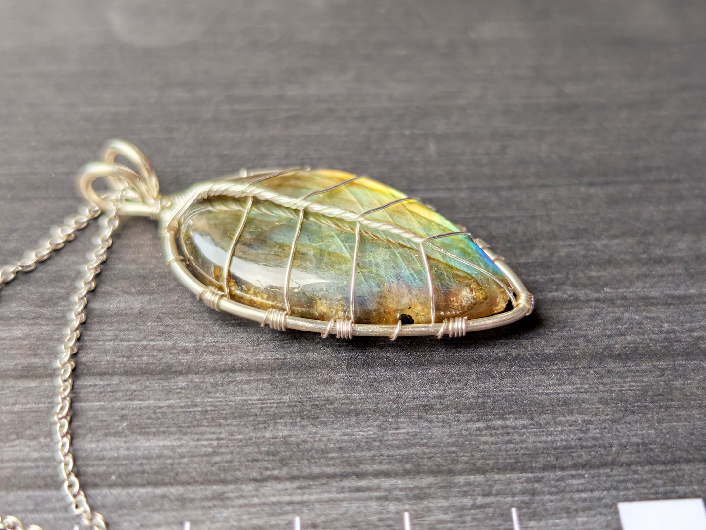 Leaf pendant with a labradorite gemstone