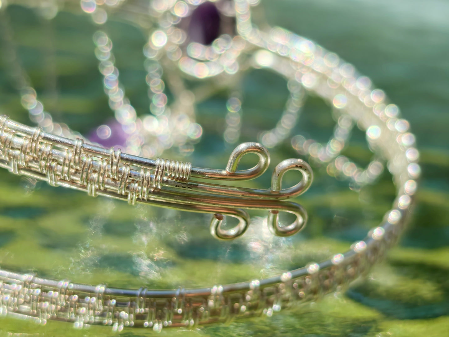 Tree arm ring with amethyst gemstones