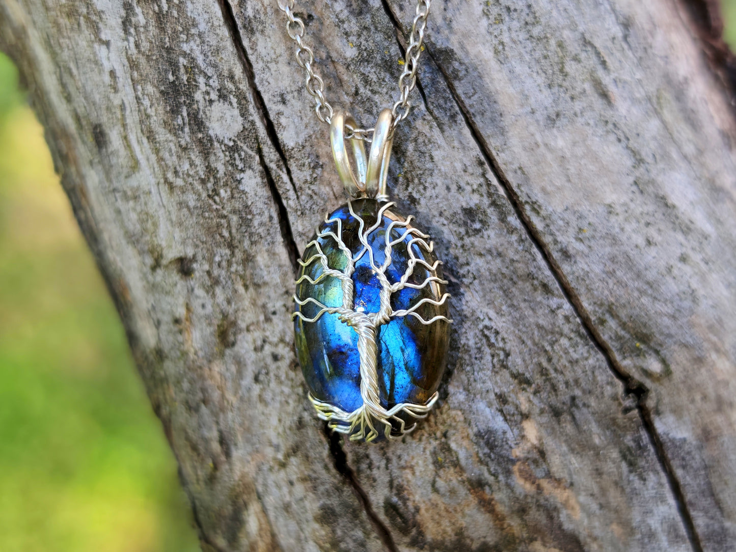 Tree pendant with a labradorite gemstone