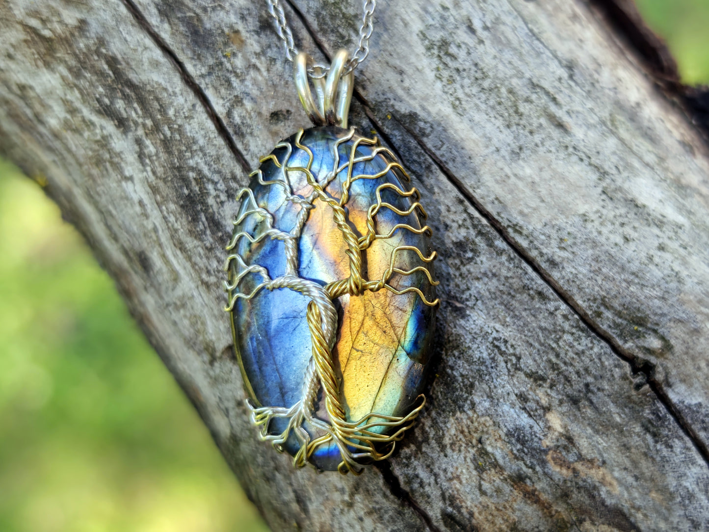 Fantasy inspired pendant: The Two Trees