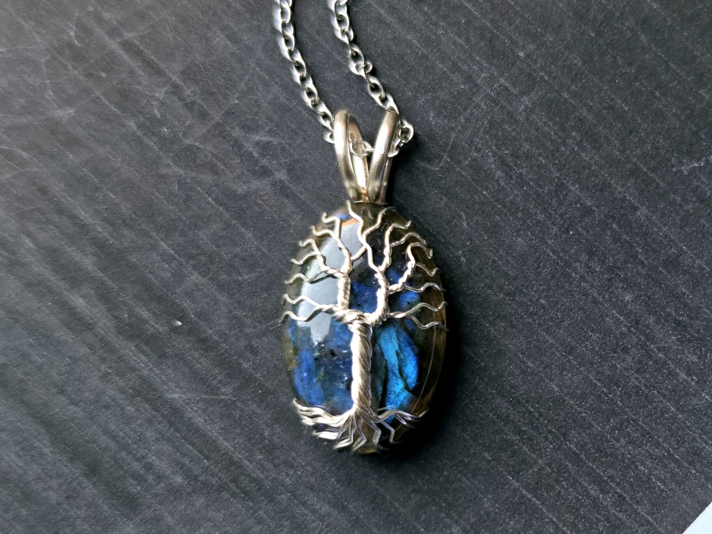 Tree pendant with a labradorite gemstone