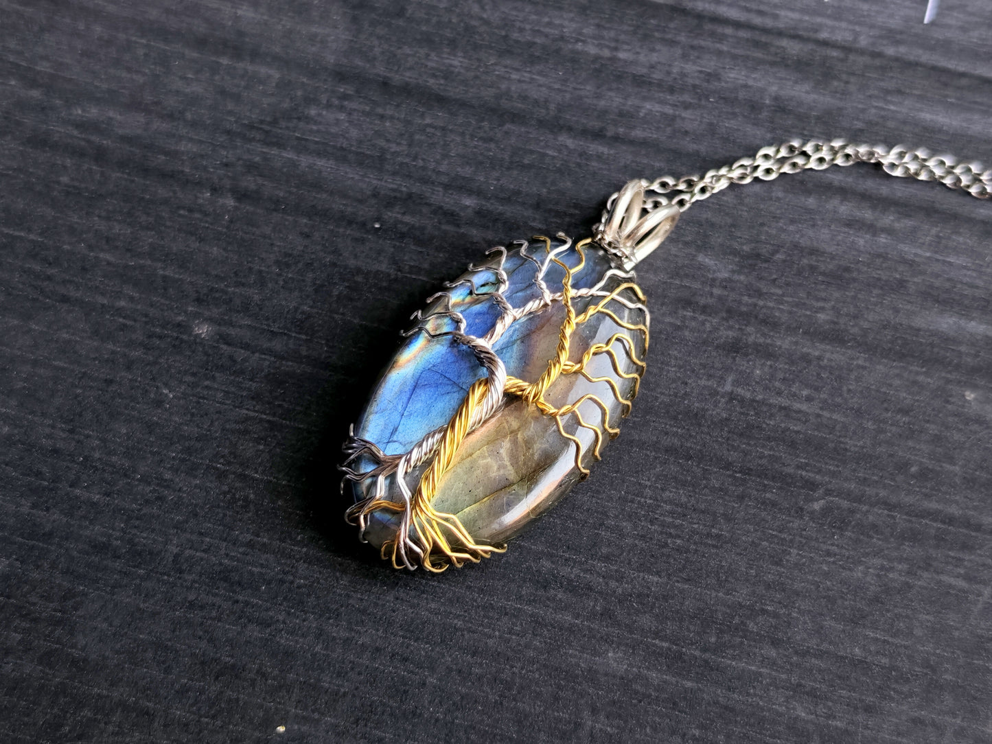 Fantasy inspired pendant: The Two Trees