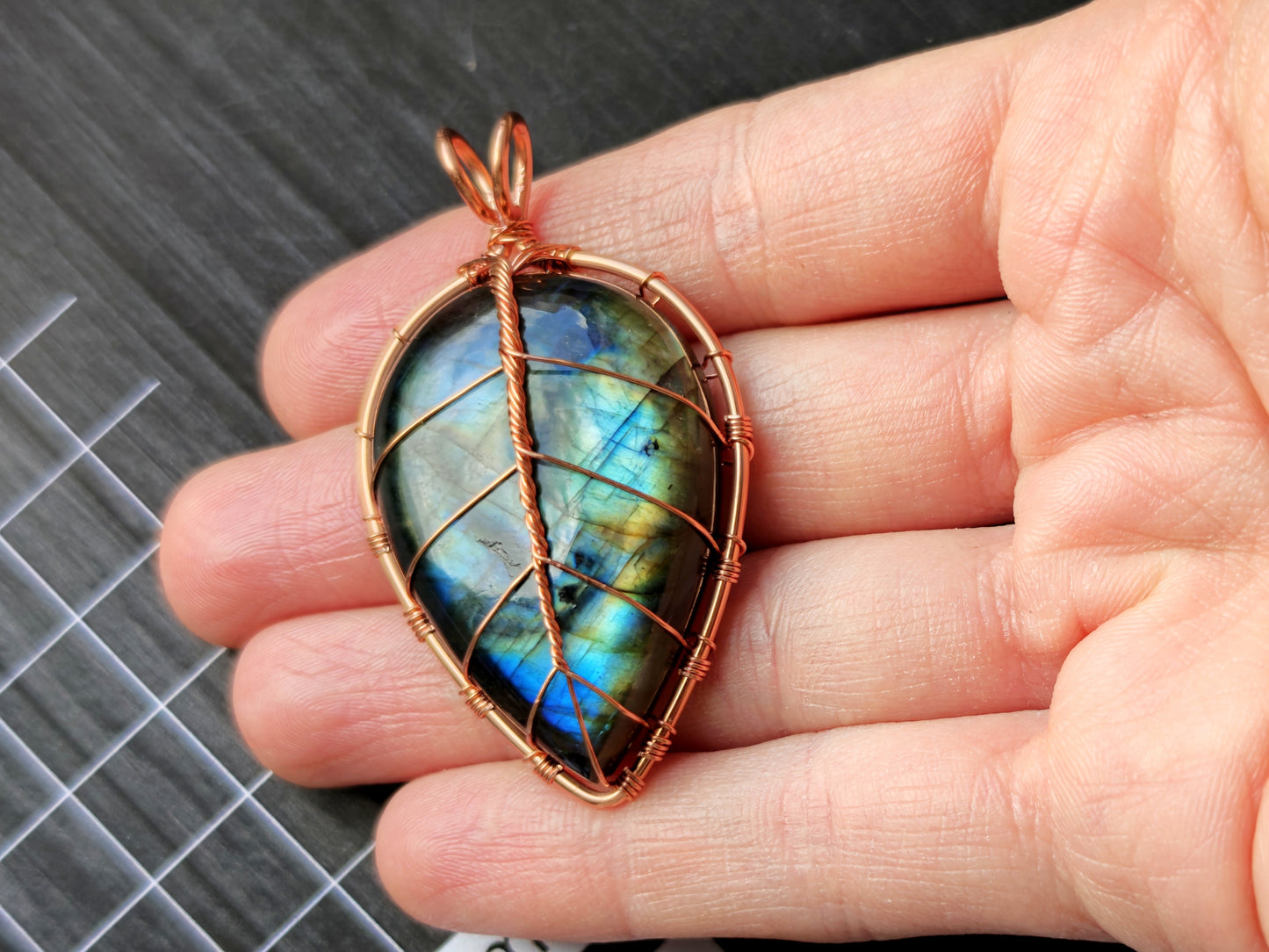 Leaf pendant with a labradorite gemstone
