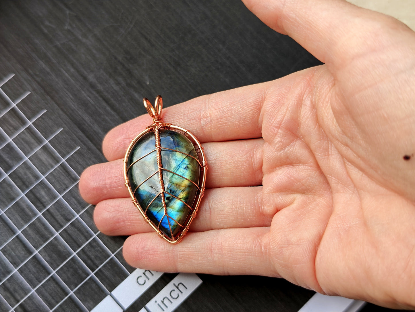 Leaf pendant with a labradorite gemstone