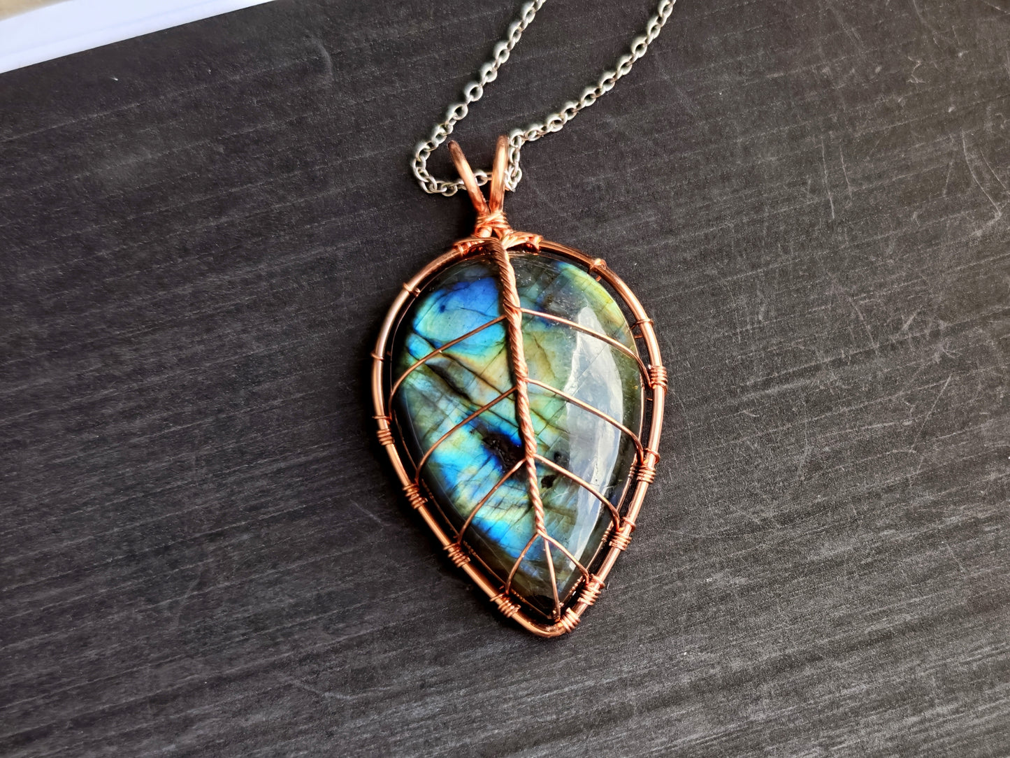 Leaf pendant with a labradorite gemstone