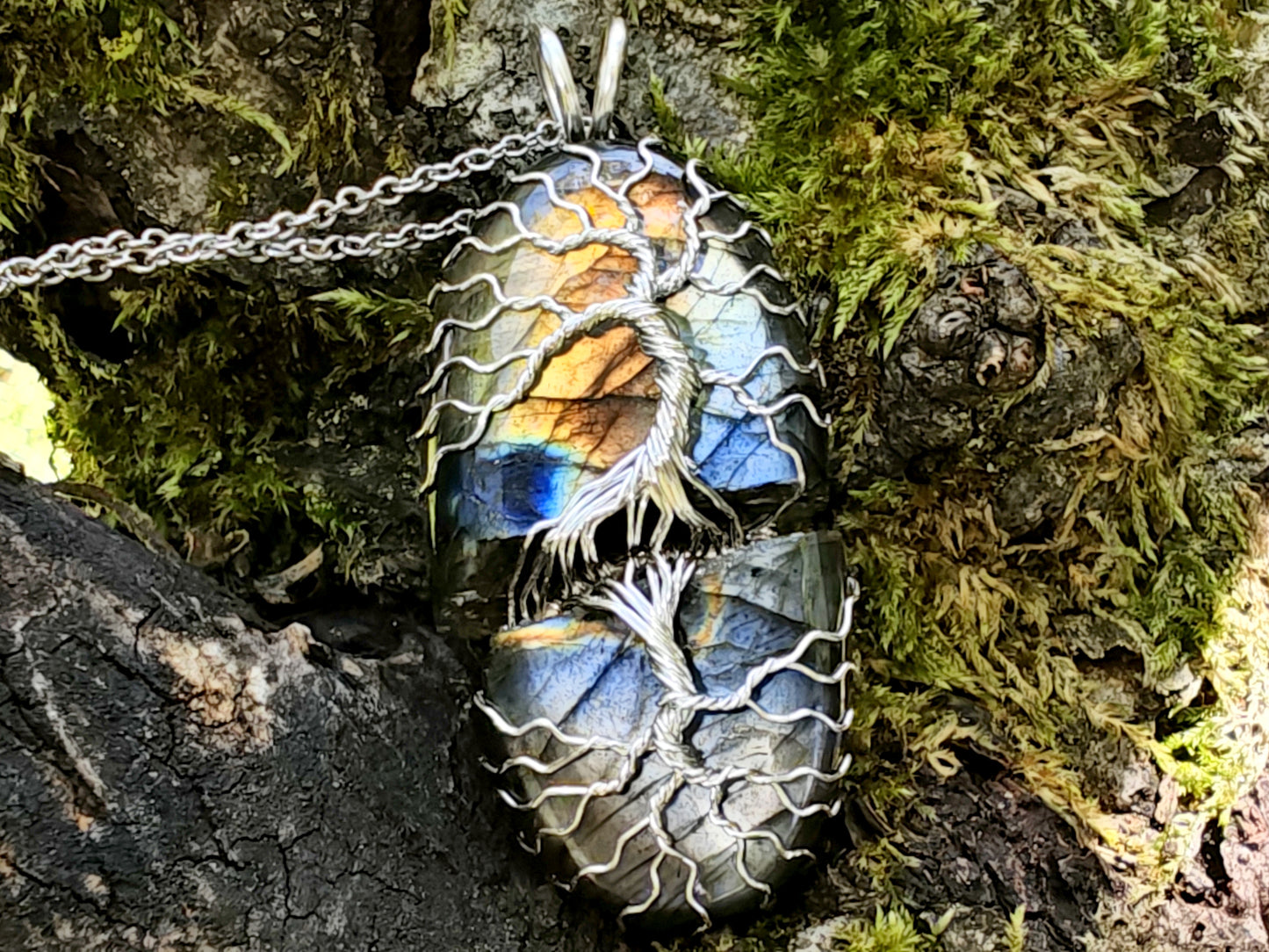 Tree pendant with a broken labradorite gemstone