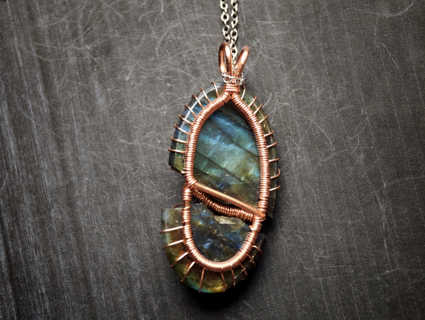 Tree pendant with a broken labradorite gemstone