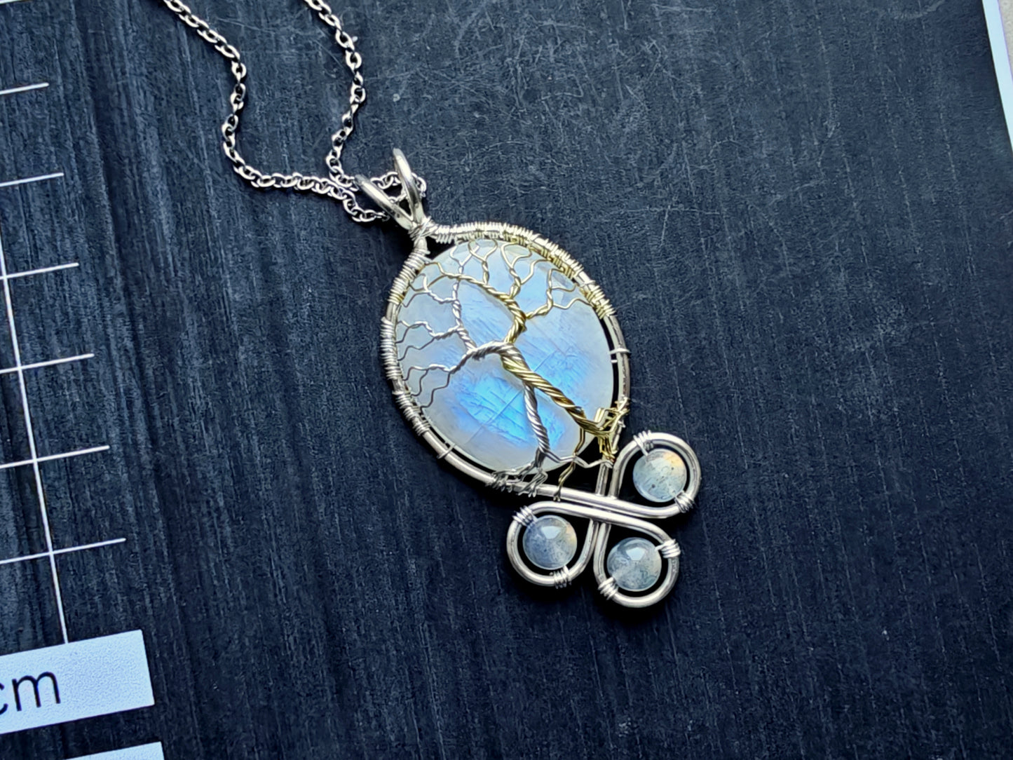 Fantasy inspired pendant: The Two Trees