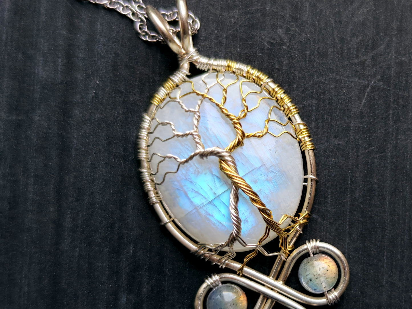 Fantasy inspired pendant: The Two Trees