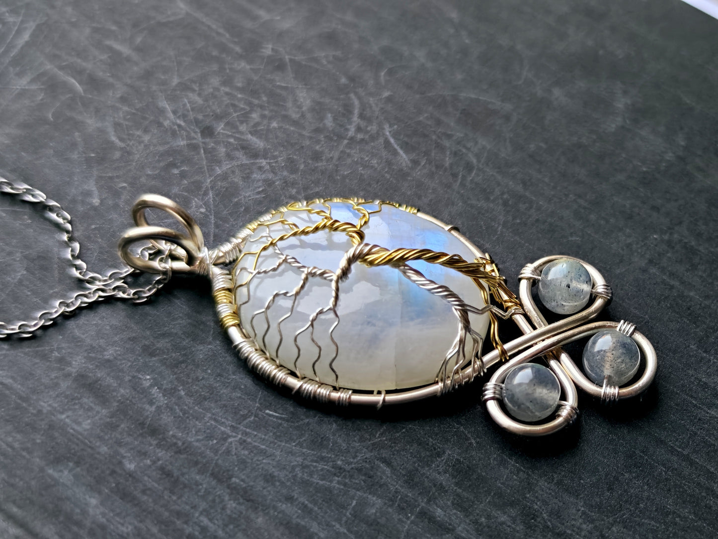 Fantasy inspired pendant: The Two Trees