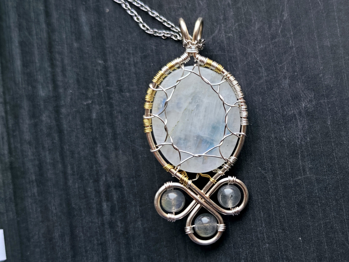 Fantasy inspired pendant: The Two Trees