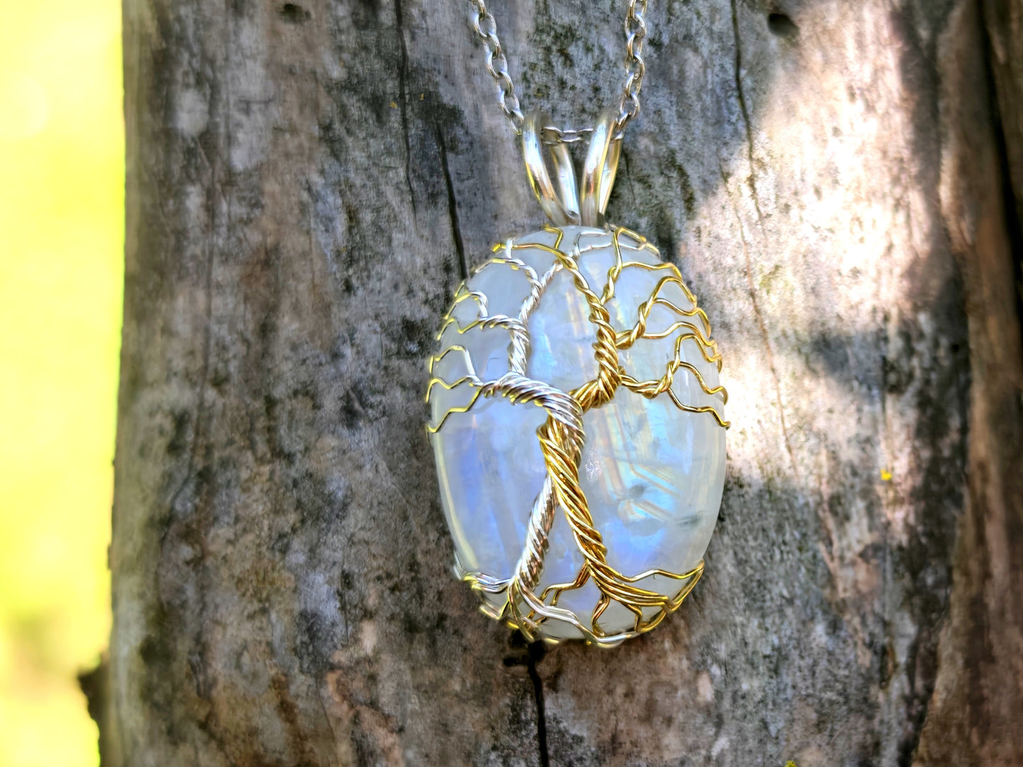 Fantasy inspired pendant: The Two Trees