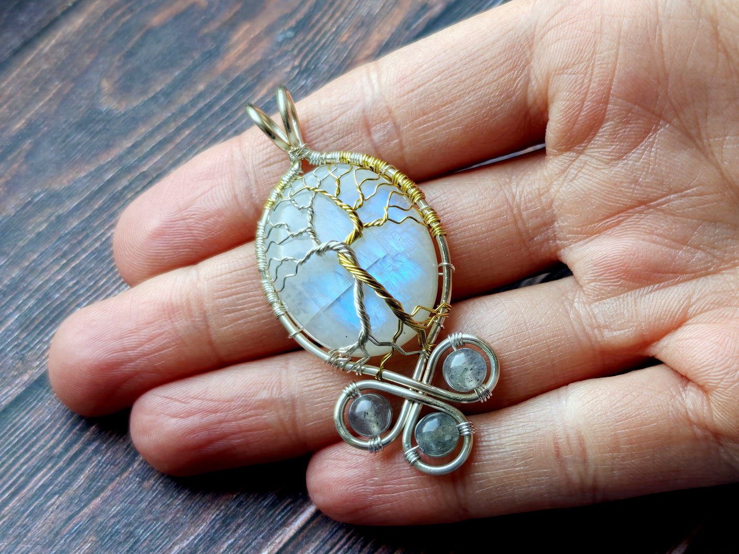 Fantasy inspired pendant: The Two Trees