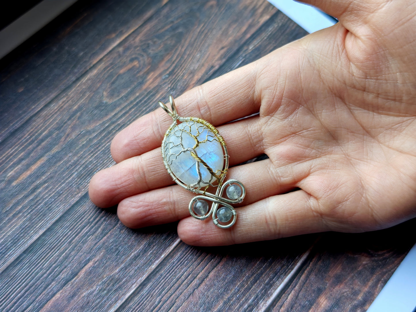 Fantasy inspired pendant: The Two Trees
