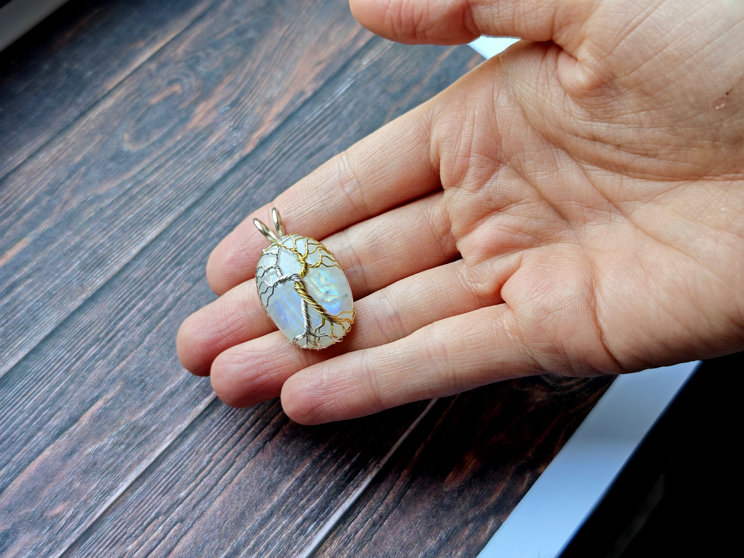 Fantasy inspired pendant: The Two Trees