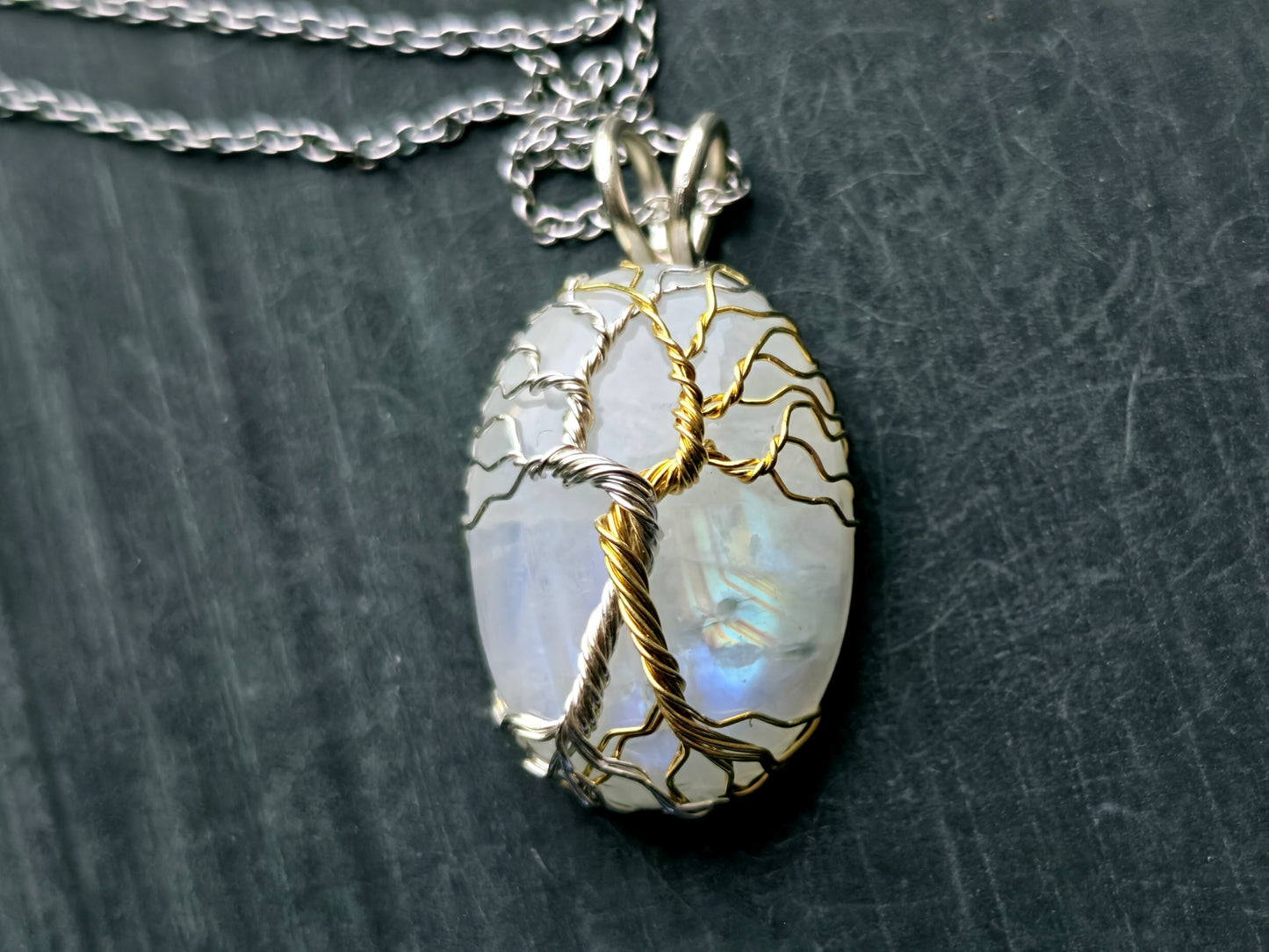 Fantasy inspired pendant: The Two Trees