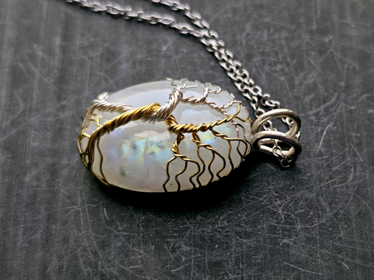 Fantasy inspired pendant: The Two Trees