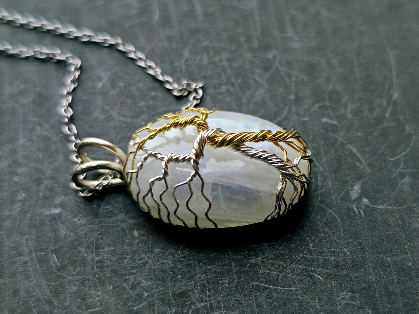 Fantasy inspired pendant: The Two Trees