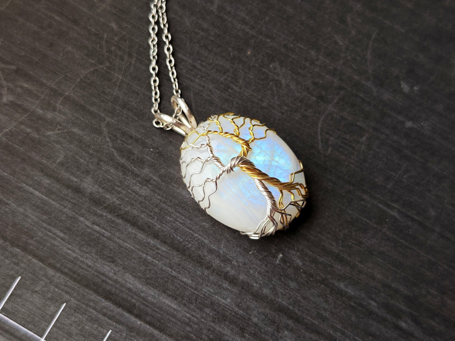 Fantasy inspired pendant: The Two Trees