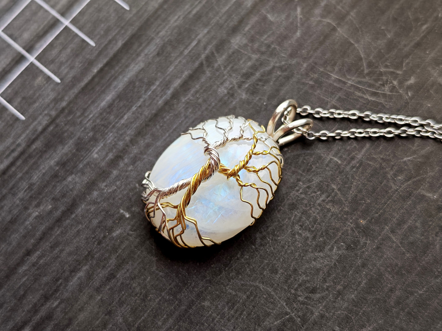 Fantasy inspired pendant: The Two Trees