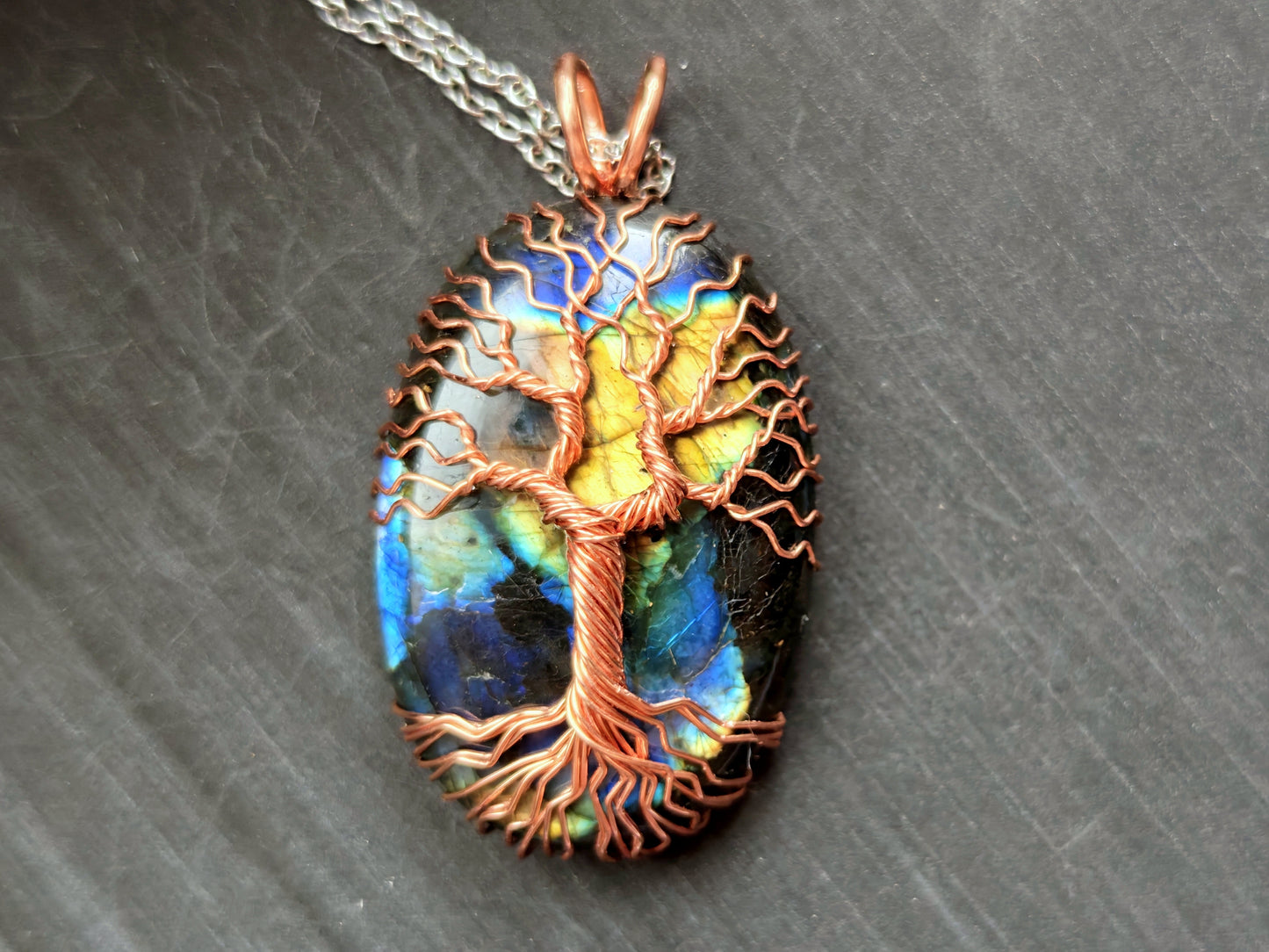 Tree pendant with a labradorite gemstone