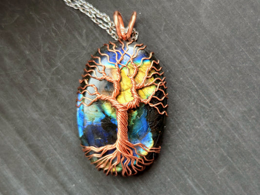 Tree pendant with a labradorite gemstone