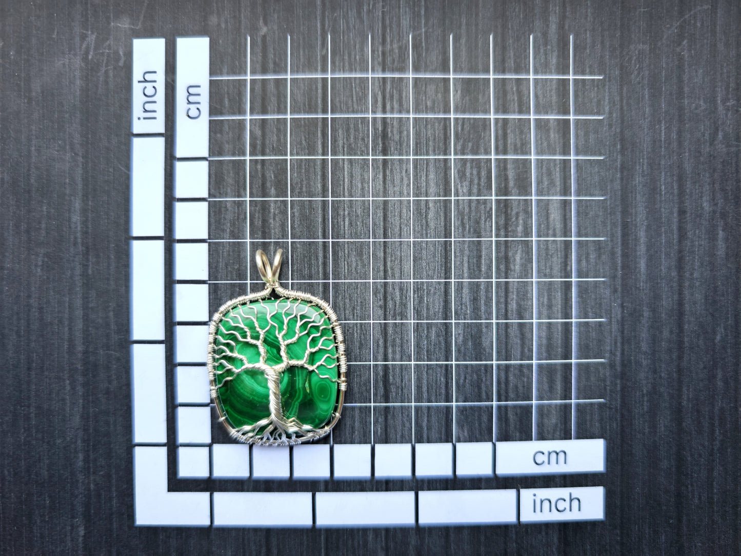 Tree pendant with a malachite gemstone