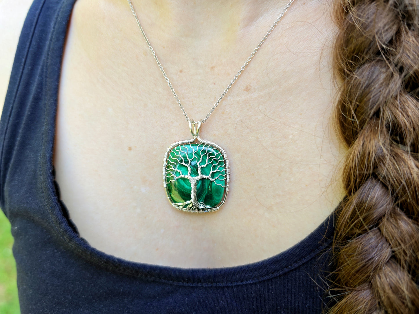 Tree pendant with a malachite gemstone