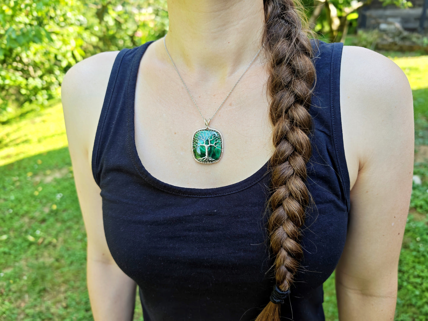 Tree pendant with a malachite gemstone