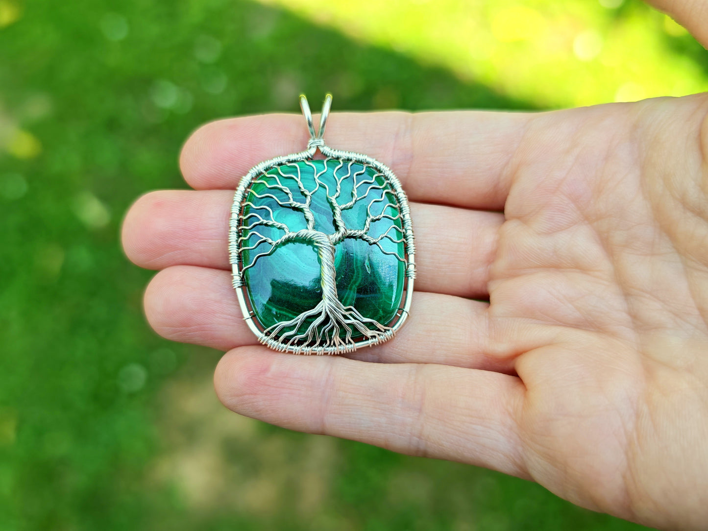 Tree pendant with a malachite gemstone