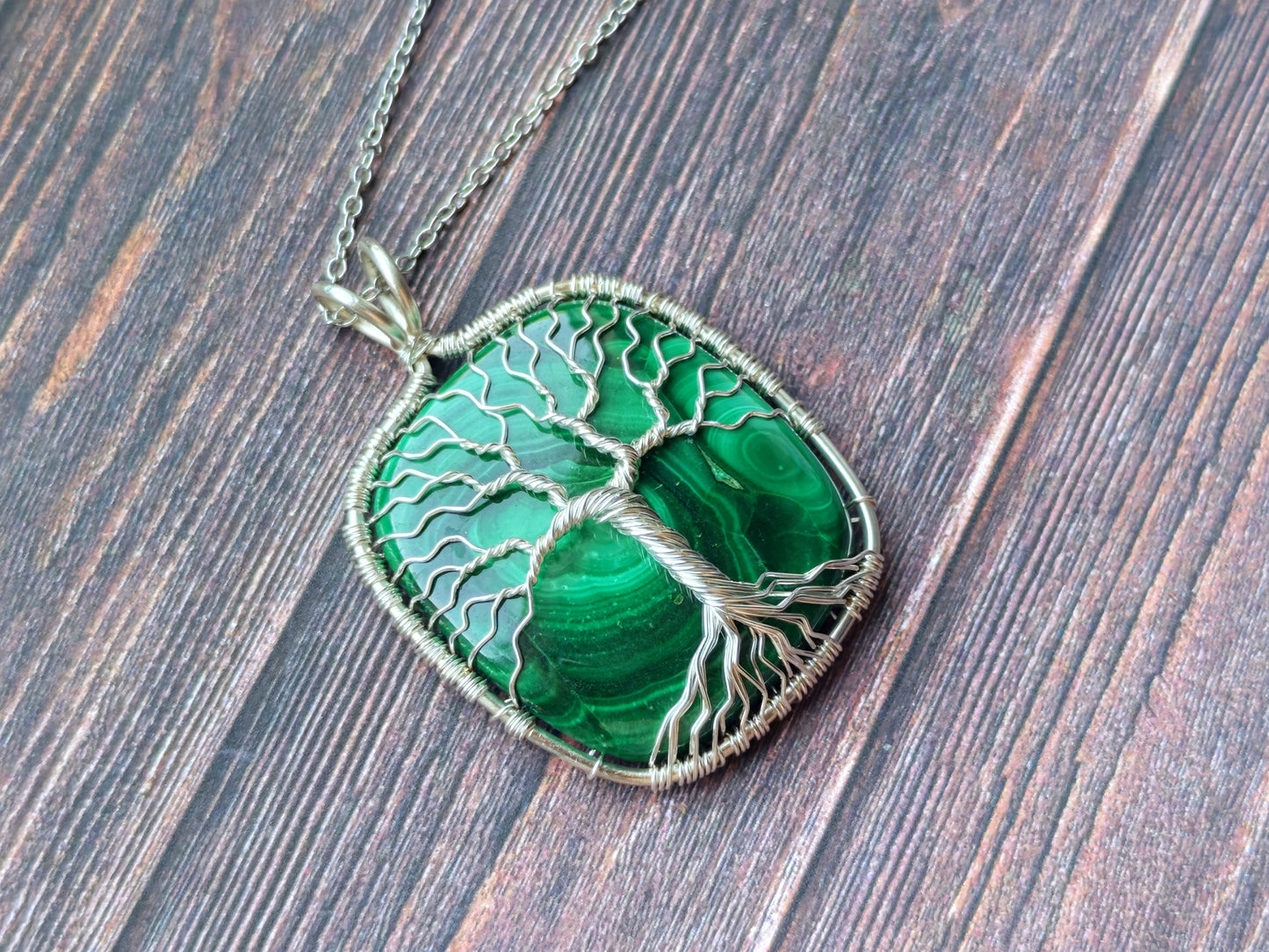 Tree pendant with a malachite gemstone