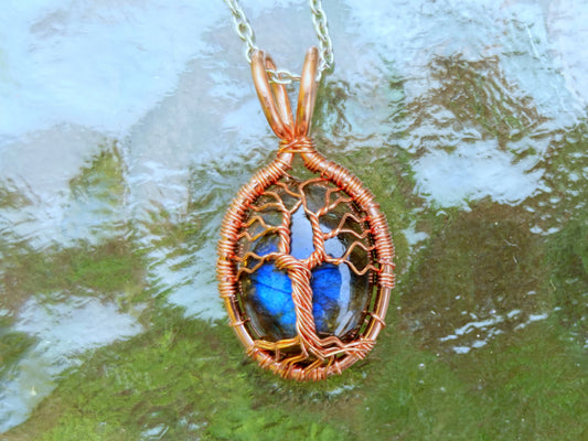 Tree pendant with a labradorite gemstone