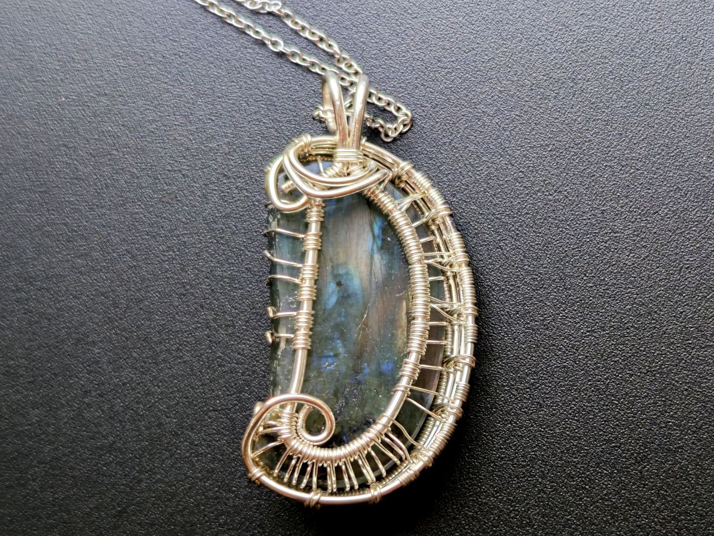 Tree pendant with a broken labradorite gemstone