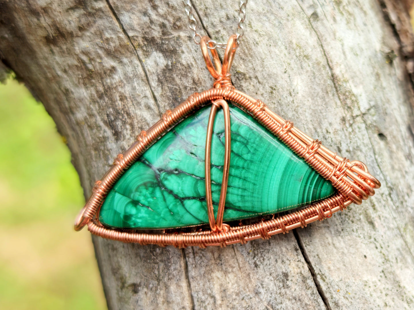 Dragon's eye pendant with a malachite moonstone