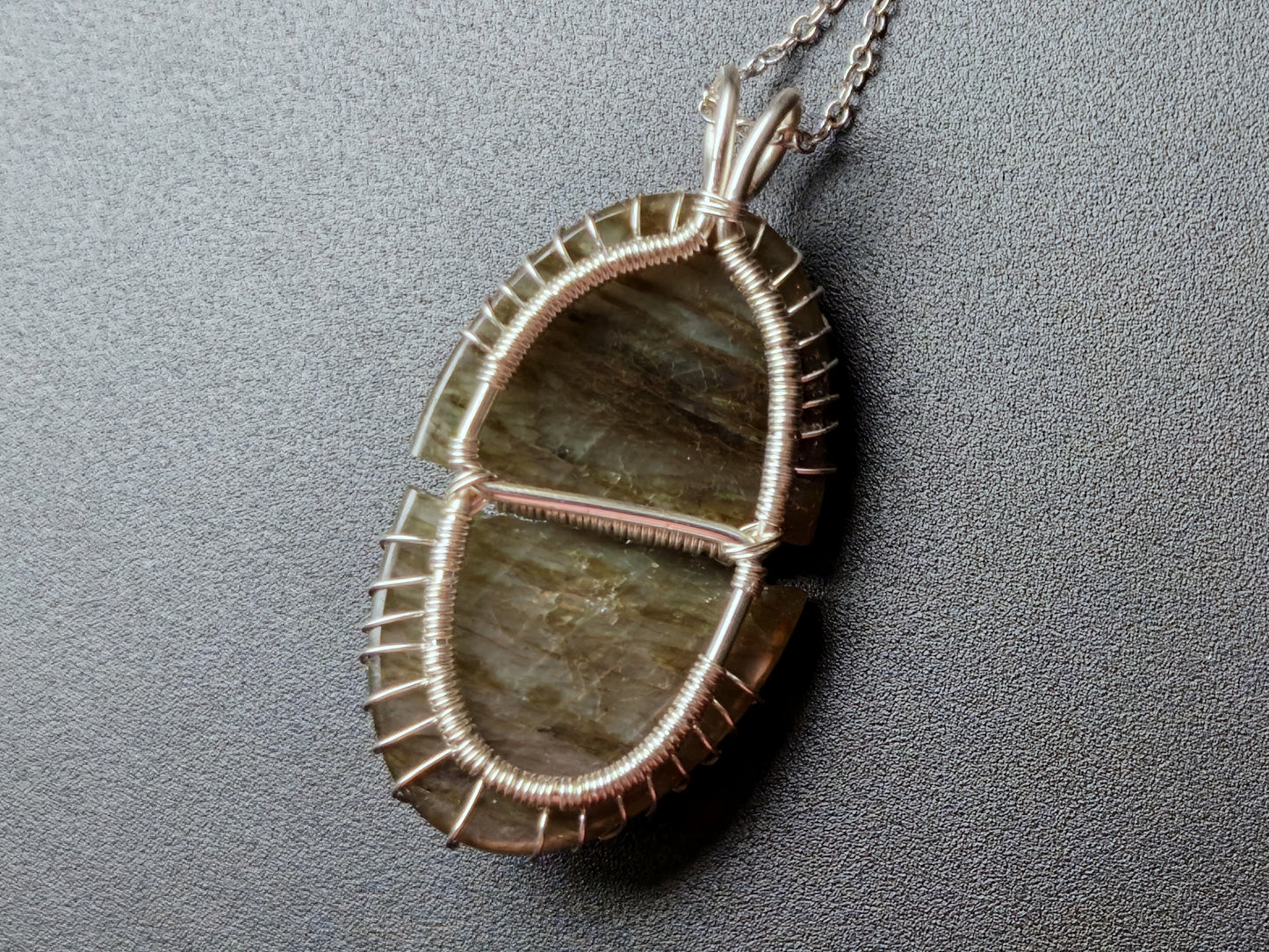 Tree pendant with a broken labradorite gemstone