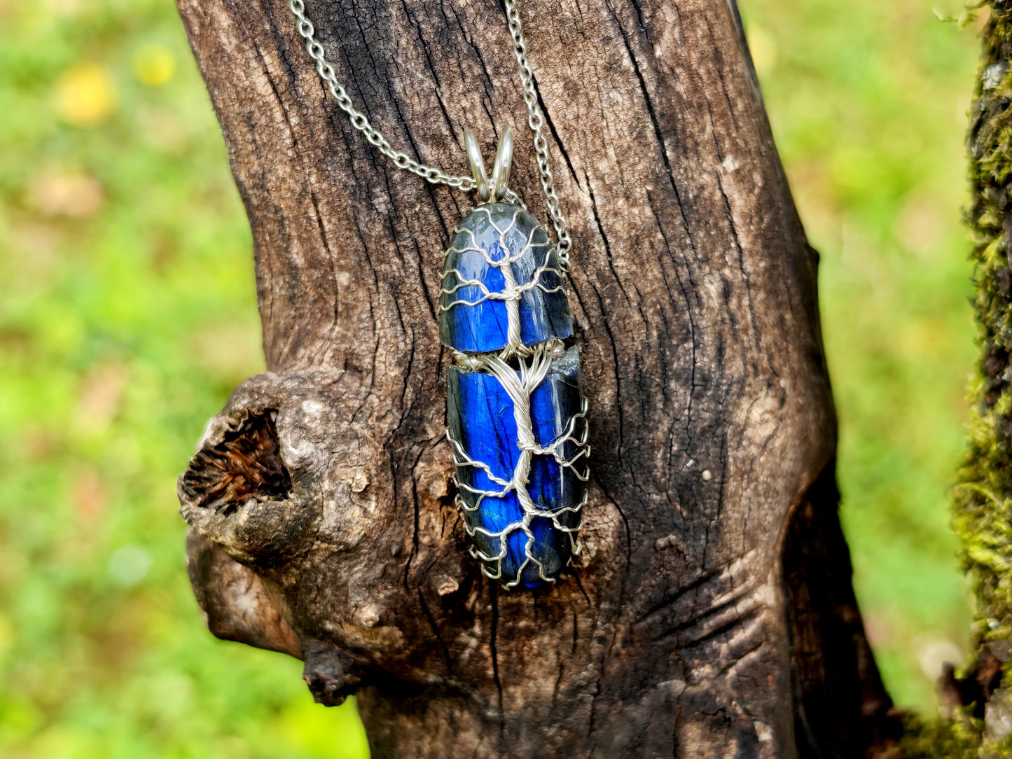 Tree pendant with a broken labradorite gemstone