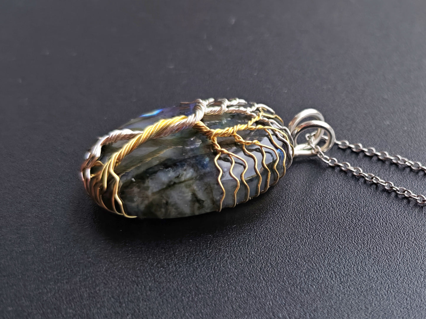 Fantasy inspired pendant: The Two Trees