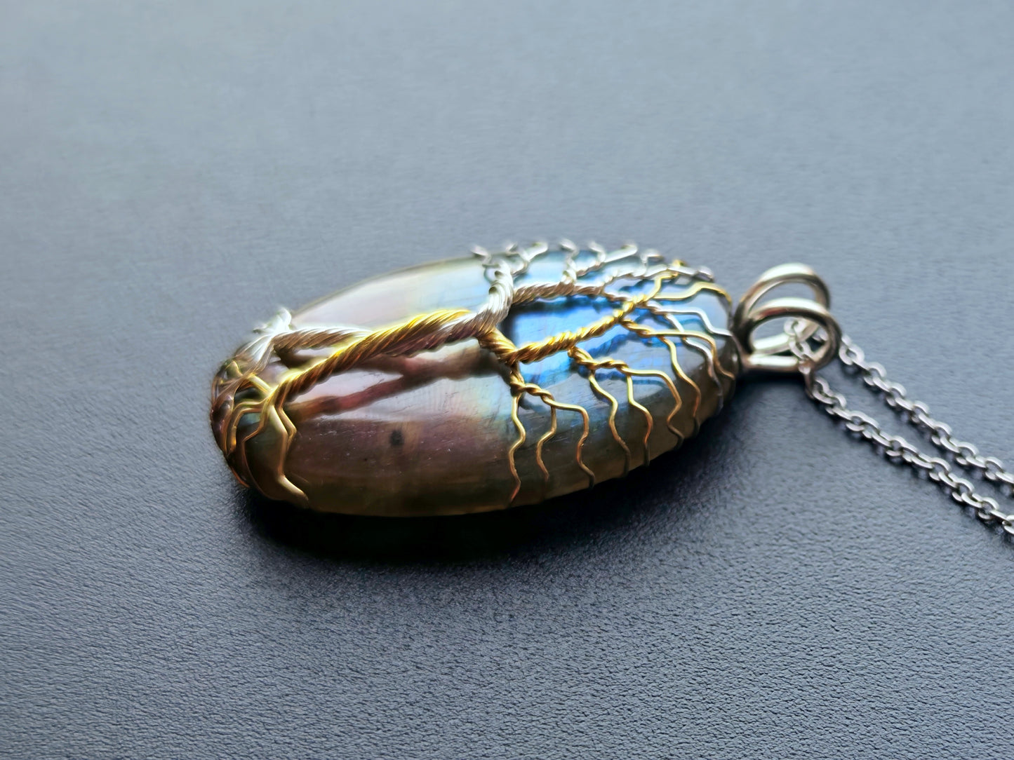 Fantasy inspired pendant: The Two Trees
