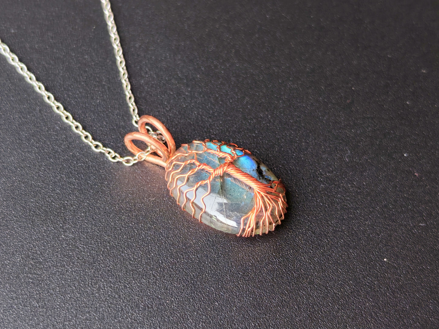 Tree pendant with a labradorite gemstone