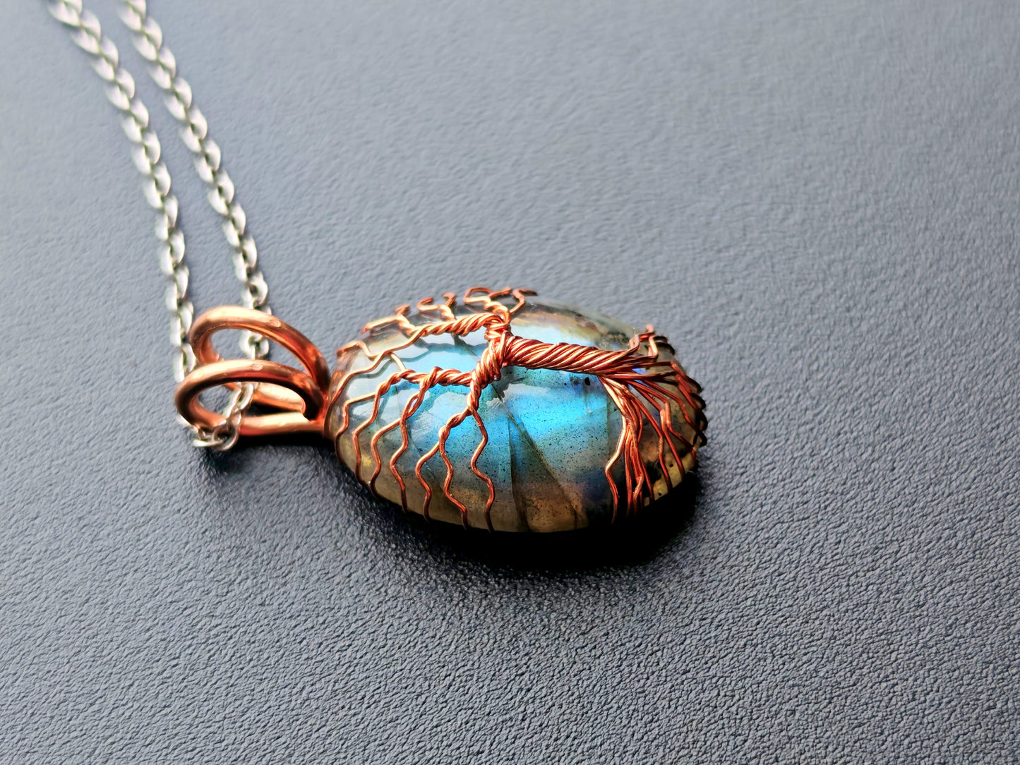 Tree pendant with a labradorite gemstone