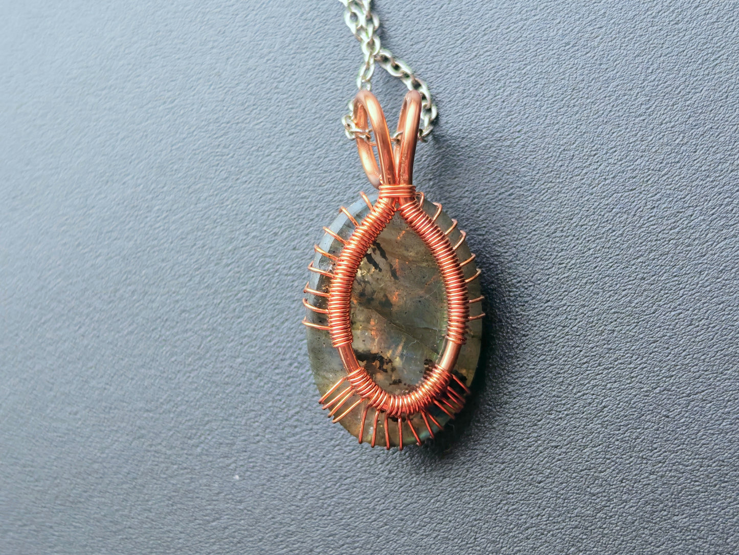 Tree pendant with a labradorite gemstone