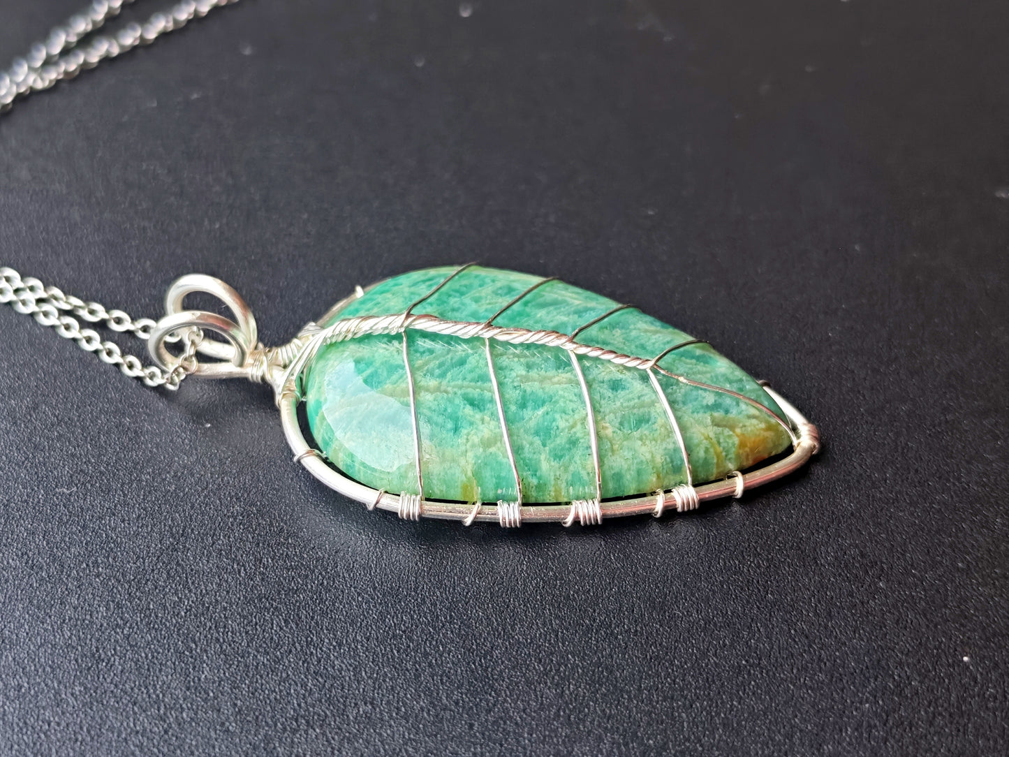 Leaf pendant with an amazonite gemstone